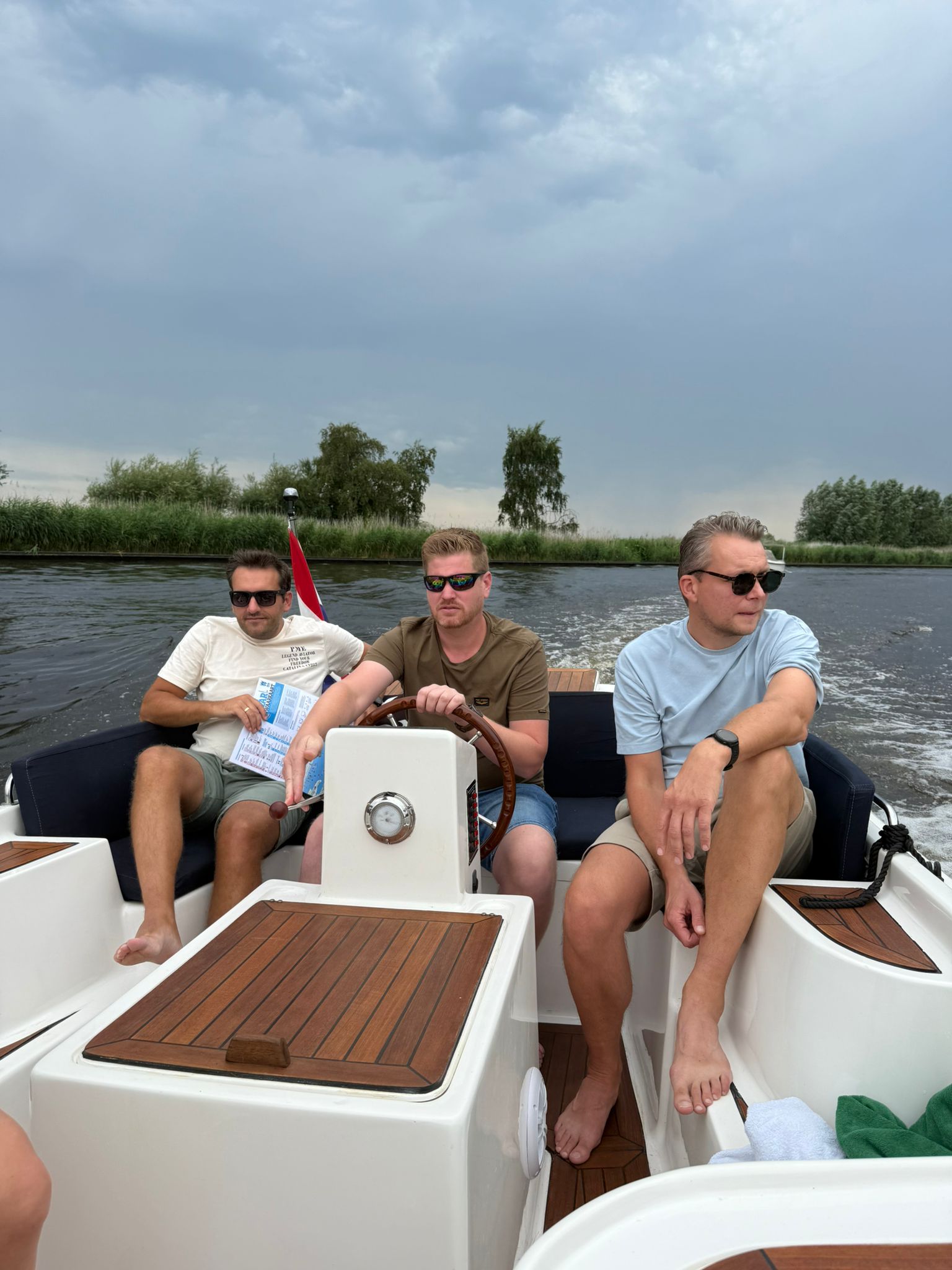 3 vrienden op de boot