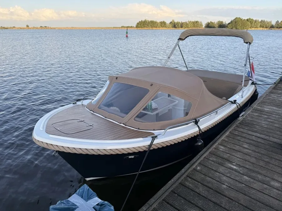 Luxe Primeur 615 sloep op het Veluwemeer